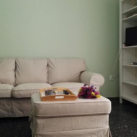 Paris Spacious Beach Apartment Loutráki Exteriör bild